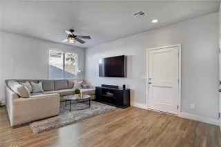 Photo #2: 2173551 Listing 