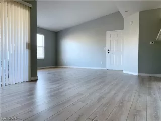 Photo #1: 2173567 Listing