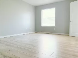 Photo #4: 2173567 Listing