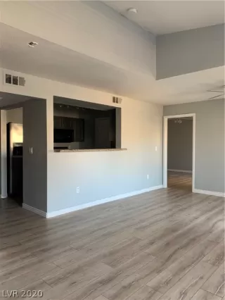 Photo #5: 2173567 Listing