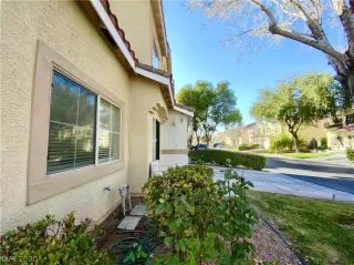 Photo #2: 2173590 Listing