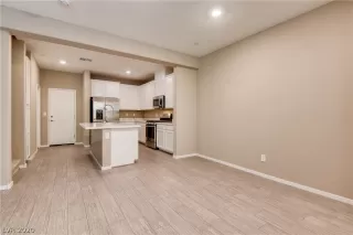 Photo #3: 2173625 Listing 