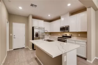 Photo #5: 2173625 Listing 