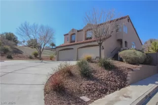 Photo #2: 2173627 Listing