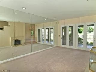 Photo #2: 2173731 Listing 