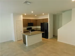 Photo #5: 2173824 Listing 