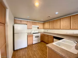 Photo #5: 2173909 Listing