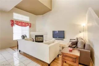 Photo #4: 2173922 Listing