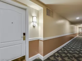 Photo #2: 2173942 Listing