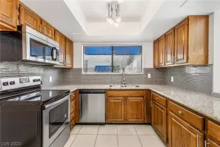 Photo #6: 2173990 Listing