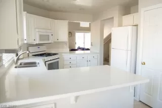 Photo #4: 2174153 Listing