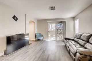 Photo #3: 2174218 Listing