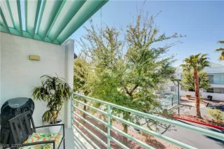 Photo #2: 2174226 Listing