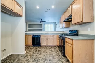 Photo #2: 2174325 Listing