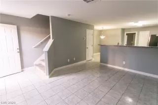 Photo #3: 2174376 Listing