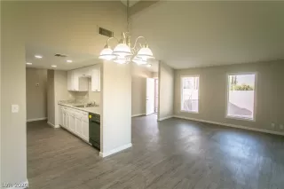 Photo #3: 2174382 Listing