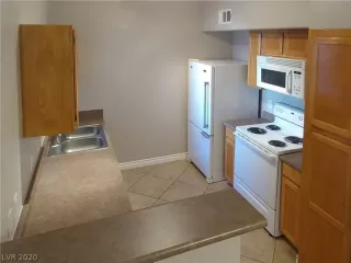 Photo #5: 2174384 Listing