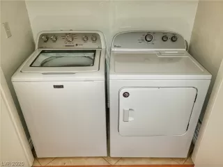 Photo #6: 2174384 Listing