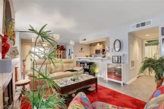 Photo #5: 2174419 Listing