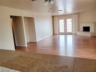 Photo #6: 2174422 Listing