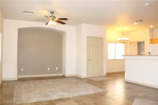 Photo #2: 2174424 Listing