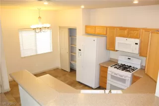 Photo #4: 2174424 Listing