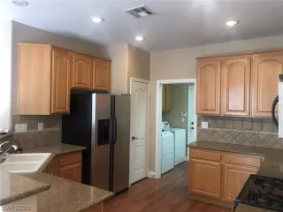 Photo #5: 2174549 Listing 