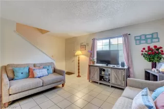 Photo #3: 2174577 Listing 