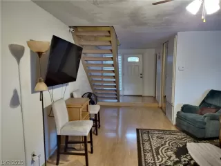 Photo #4: 2174680 Listing