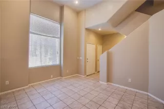 Photo #5: 2174755 Listing