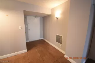 Photo #4: 2174766 Listing 