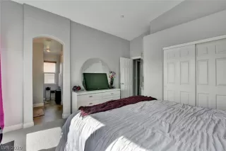 Photo #5: 2174816 Listing