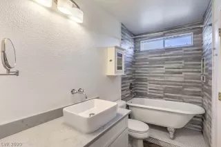 Photo #3: 2174838 Listing