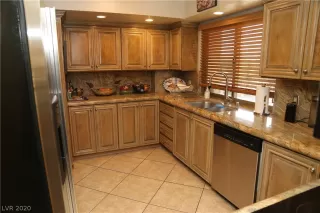 Photo #6: 2174839 Listing