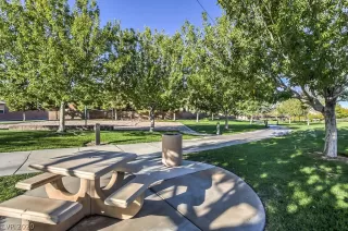 Photo #5: 2174877 Listing 