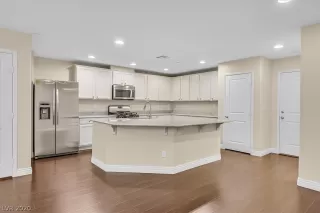 Photo #5: 2174961 Listing