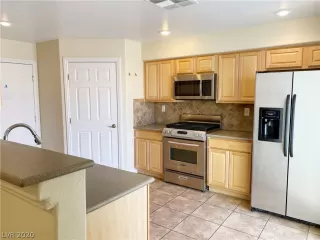 Photo #3: 2175021 Listing