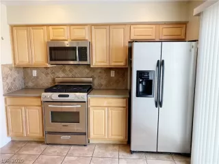 Photo #4: 2175021 Listing