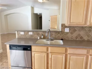 Photo #6: 2175021 Listing