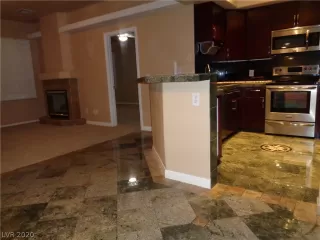 Photo #5: 2175022 Listing