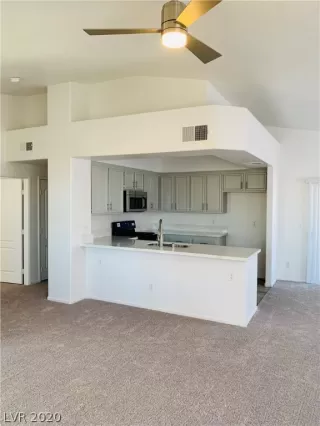 Photo #4: 2175137 Listing