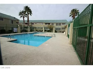 Photo #4: 2175234 Listing