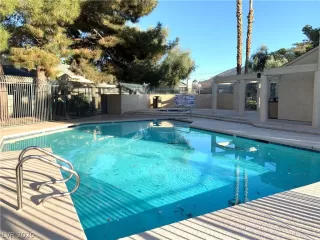 Photo #5: 2175315 Listing