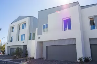 Photo #1: 2175428 Listing