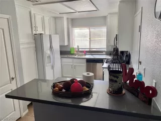 Photo #4: 2175467 Listing 