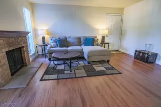 Photo #4: 2175468 Listing