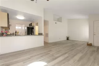 Photo #2: 2175522 Listing