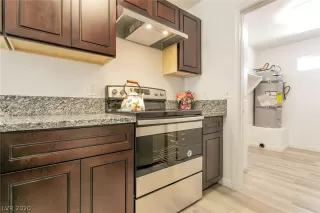 Photo #4: 2175522 Listing