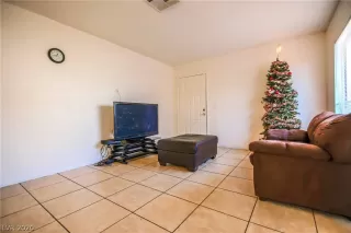 Photo #4: 2175547 Listing