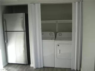 Photo #4: 2175580 Listing